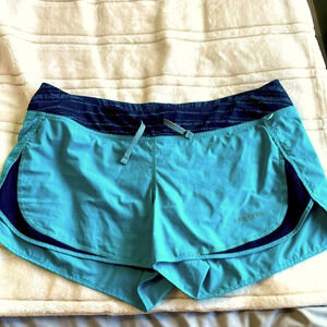 Patagonia teal & navy mesh shorts size medium